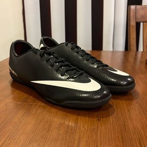 Nike Mercurial Victory IV IC Victory Indoor Soccer Cleat Shoes 555614 010 Men 13